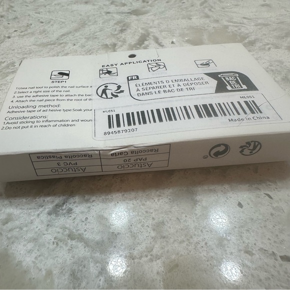 24 Piece Nude White Floral Press On Nails NWT Almond Medium Length - Picture 4 of 10